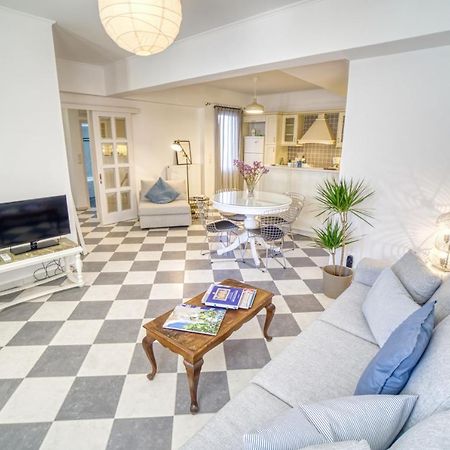 Stylish, Cozy 2-Bdr Flat In Andros Town By Explore Andros Экстерьер фото