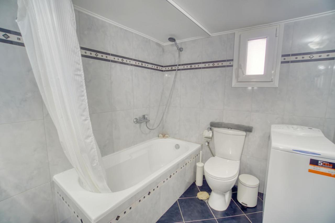 Stylish, Cozy 2-Bdr Flat In Andros Town By Explore Andros Экстерьер фото