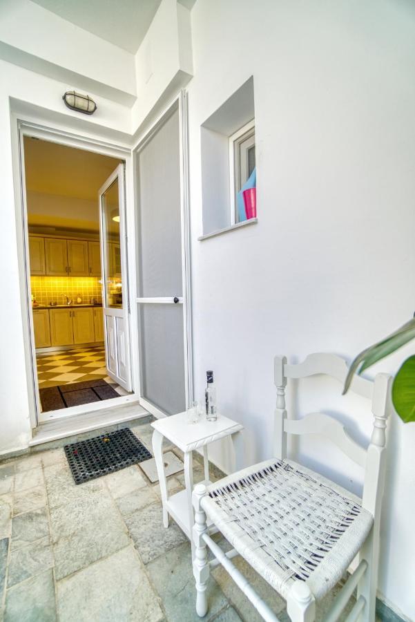 Stylish, Cozy 2-Bdr Flat In Andros Town By Explore Andros Экстерьер фото