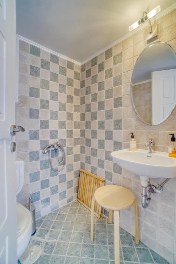 Stylish, Cozy 2-Bdr Flat In Andros Town By Explore Andros Экстерьер фото