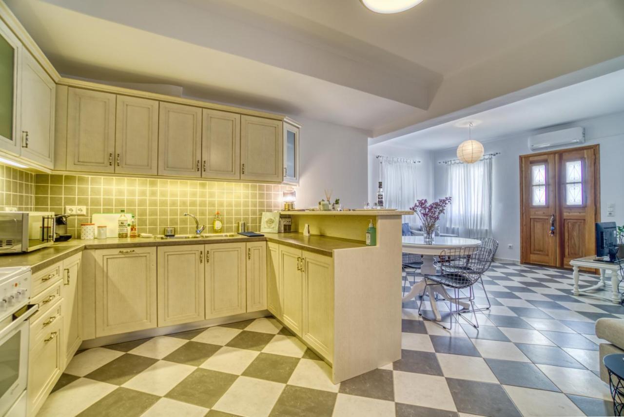 Stylish, Cozy 2-Bdr Flat In Andros Town By Explore Andros Экстерьер фото